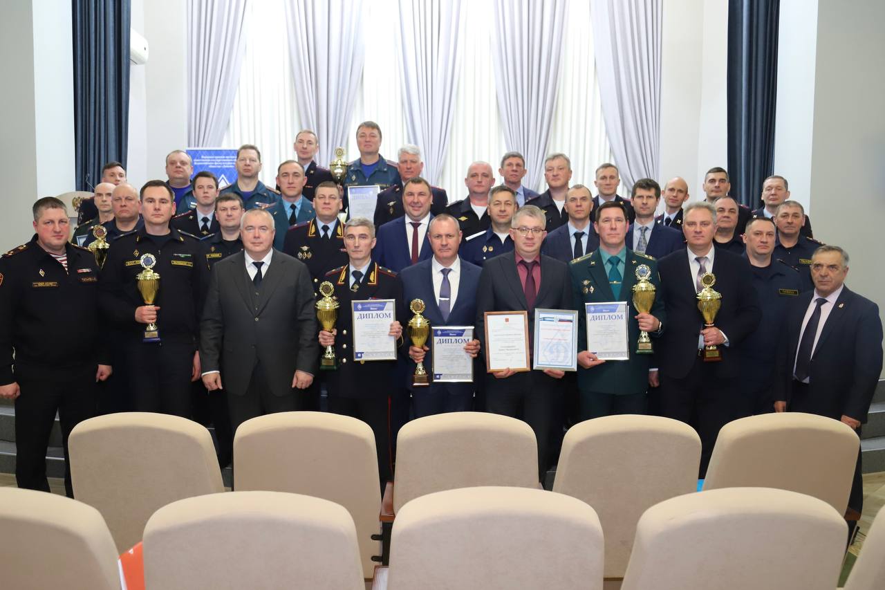 Первые и на службе, и в спорте! Первые и на службе, и в спорте!