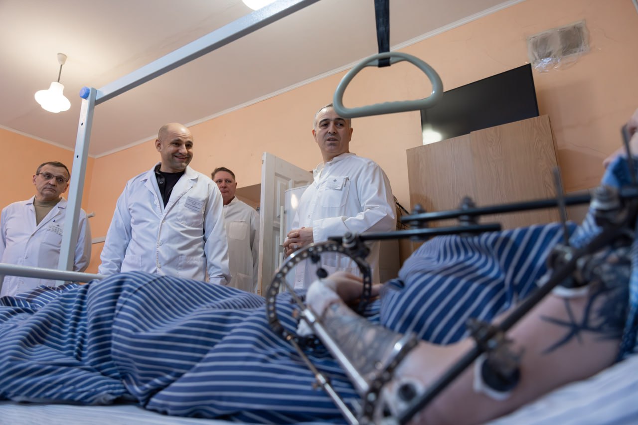 Артём Жога: Навестил бойцов, которые проходят лечение в военном клиническом госпитале Екатеринбурга Артём Жога: Навестил бойцов, которые проходят лечение в военном клиническом госпитале Екатеринбурга