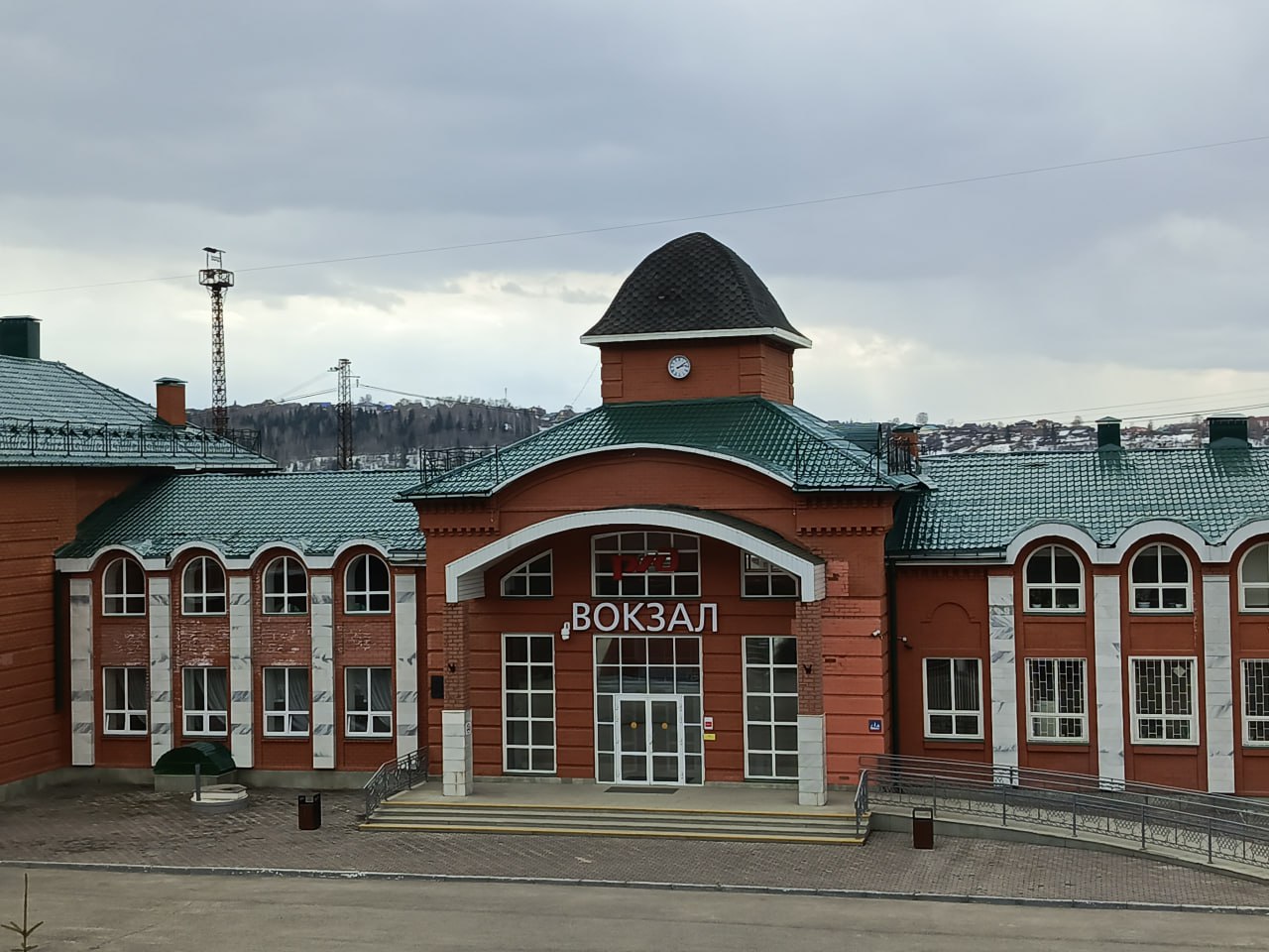 Спецслужбы Украины пытались совершить теракт на железнодорожном мосту в Чусовом