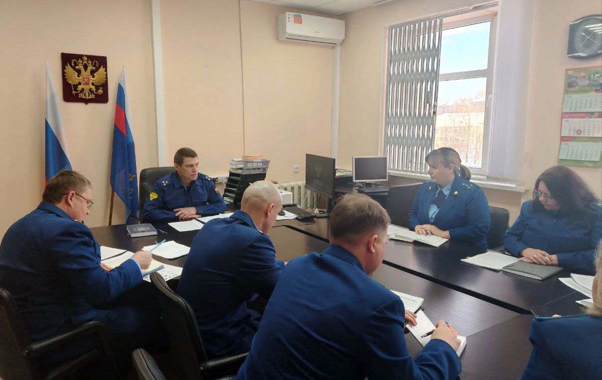 Заместитель прокурора Пермского края Валерий Подгайный провел приемы граждан в г. Александровске Заместитель прокурора Пермского края Валерий Подгайный провел приемы граждан в г. Александровске