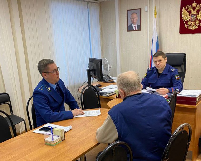 Заместитель прокурора Пермского края Валерий Подгайный провел приемы граждан в г. Александровске