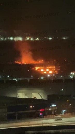 Горит огромный склад на улице Дзержинского