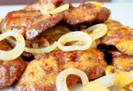 Куриная печень с луком: спокойный рецепт домашней простоты