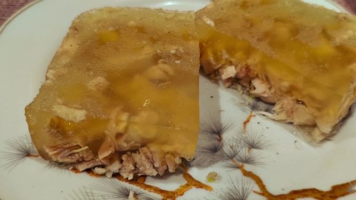 Вкусное и простое заливное из курицы: идеальный рецепт для здоровья