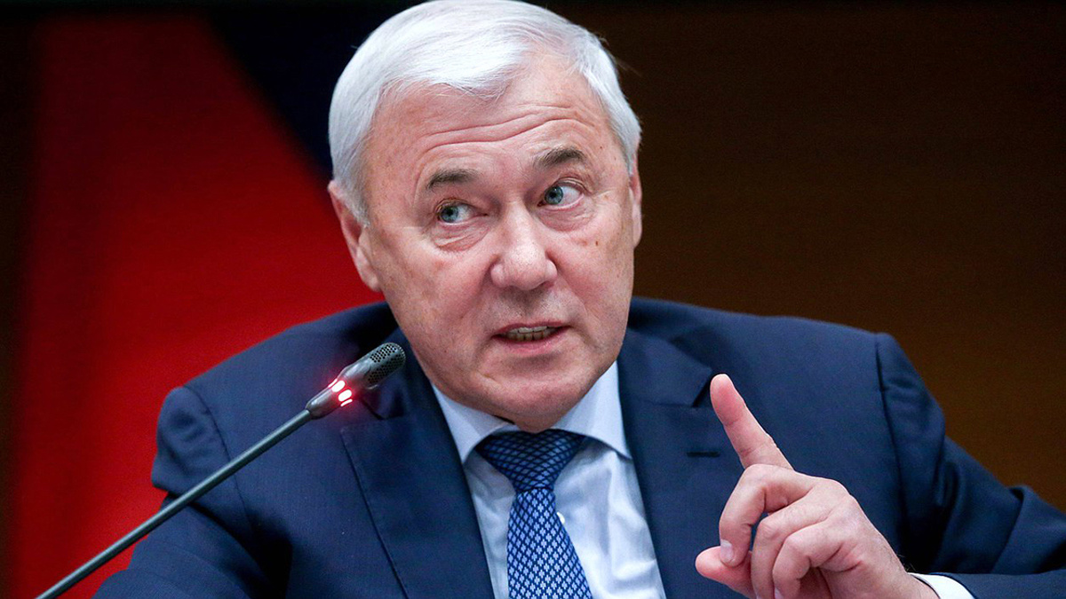 Что выбрать для инвестиций: краткосрочные депозиты или золото?