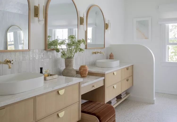 Что можно хранить под раковиной в ванной: полезные советы