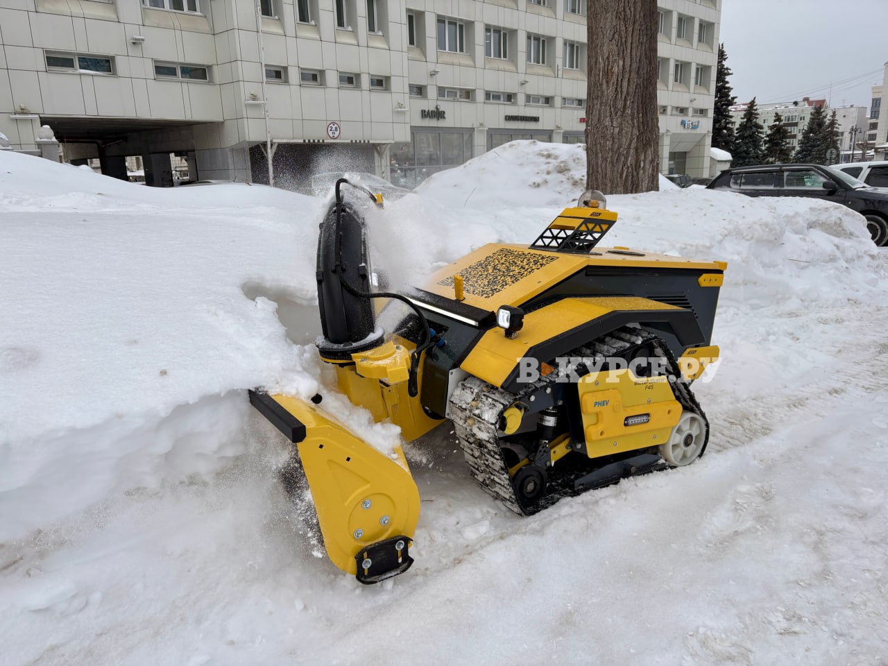 Сын трактора начал убирать улицы Перми в тестовом режиме