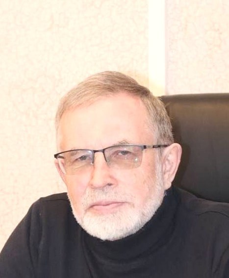 Возвращаемся к пропавшим туристам: директор заповедника «Вишерский» и мастер спорта СССР по туризму Павел Бахарев считает, что оснований для паники пока нет