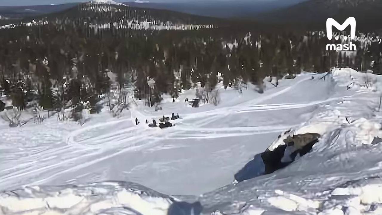 Пятеро туристов на снегоходах пропали в Пермском крае — люди не вернулись с катаний, от них нет вестей четвёртый день