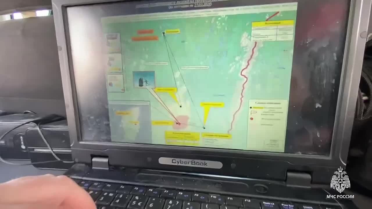 Пропавших в горах Урала туристов ищут с воздуха — в небо поднят вертолет