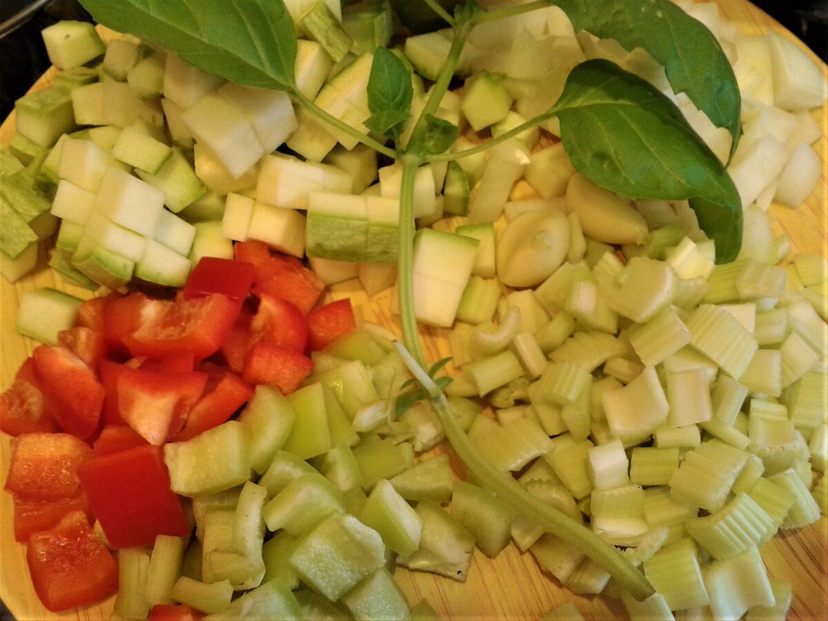 Как приготовить простое и вкусное куриное рагу с кабачком и перловкой