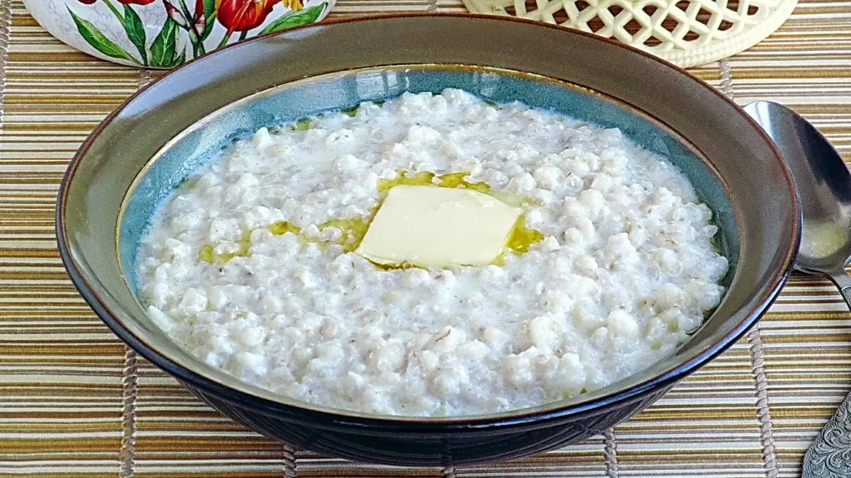 Вкусные молочные каши: 10 простых рецептов для зарядки энергией на утро