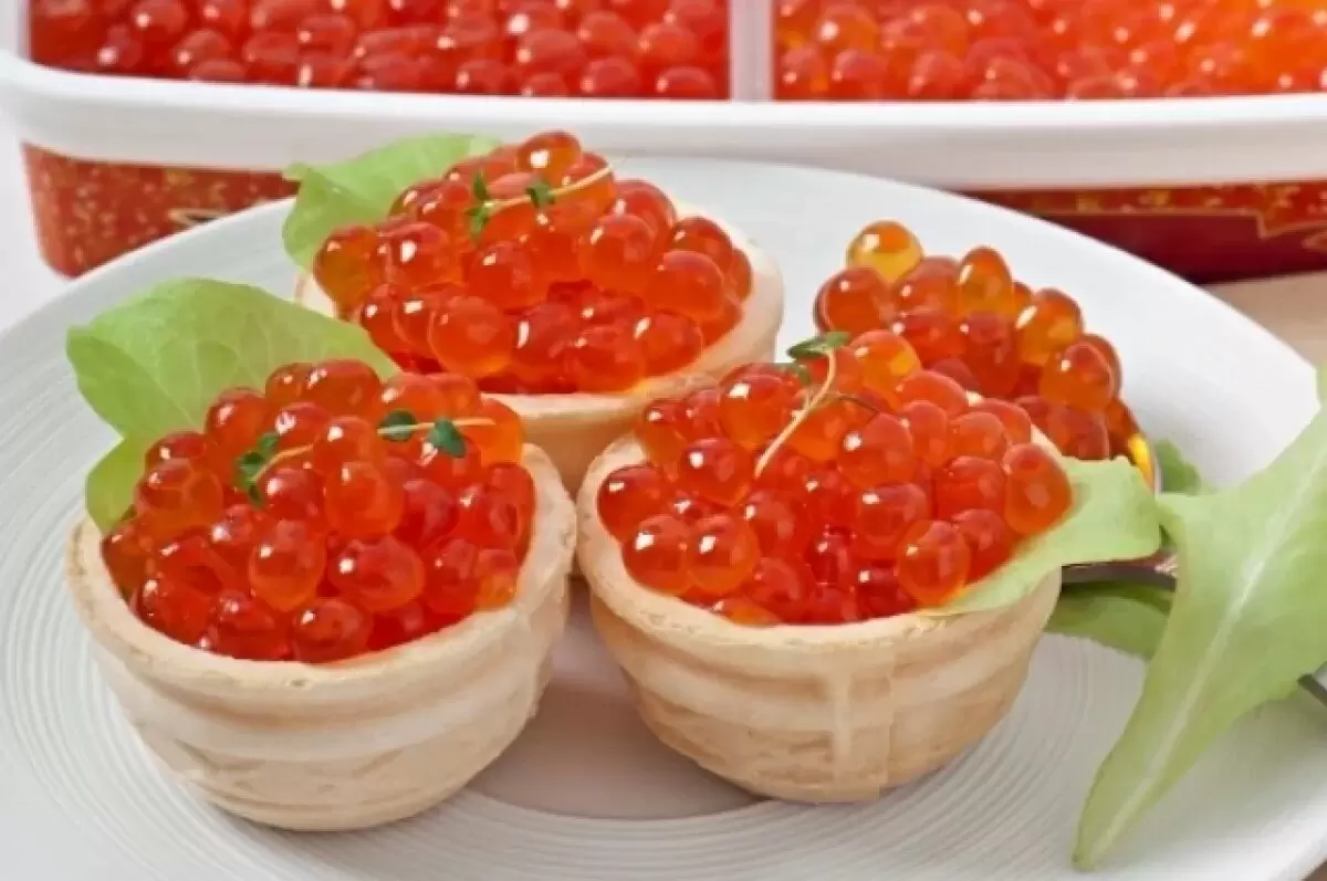 Как выбрать качественную икру: советы по отличиям натуральной и имитационной