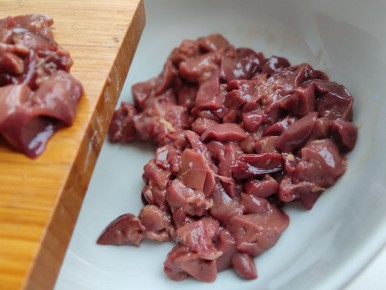 Нежные и сытные: Рубленые котлеты из куриной печени, которые приятно удивят