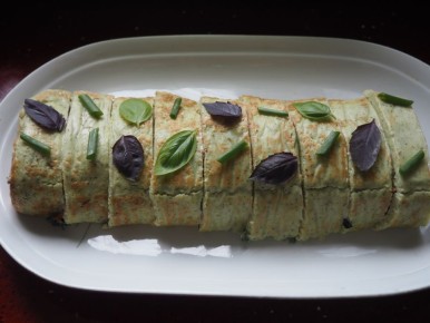 Летний пир: как приготовить овощной рулет из кабачков и помидоров