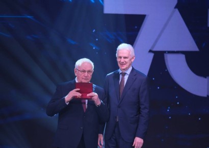 ����� �������� 70-������ ������ � �������� ��������������� �������