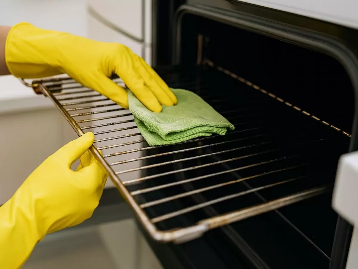Как легко очистить духовку всего за 30 минут