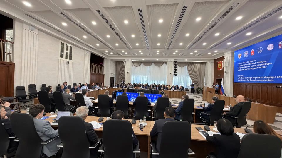 В Перми открылись вторые Международные общественно-политические слушания В Перми открылись вторые Международные общественно-политические слушания