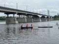 Пермячка застряла на сапборде у Коммунального моста