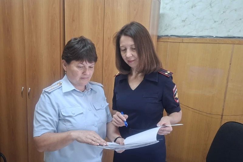 В Кудымкаре Пермского края полицейские в кратчайшие сроки установили личность потерявшегося ребенка и вернули его в семью В Кудымкаре Пермского края полицейские в кратчайшие сроки установили личность потерявшегося ребенка и вернули его в семью