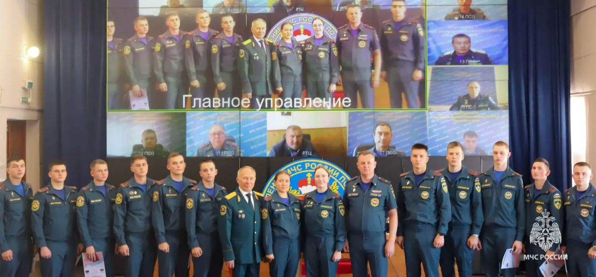 На службу в МЧС Пермского края прибыли офицеры На службу в МЧС Пермского края прибыли офицеры