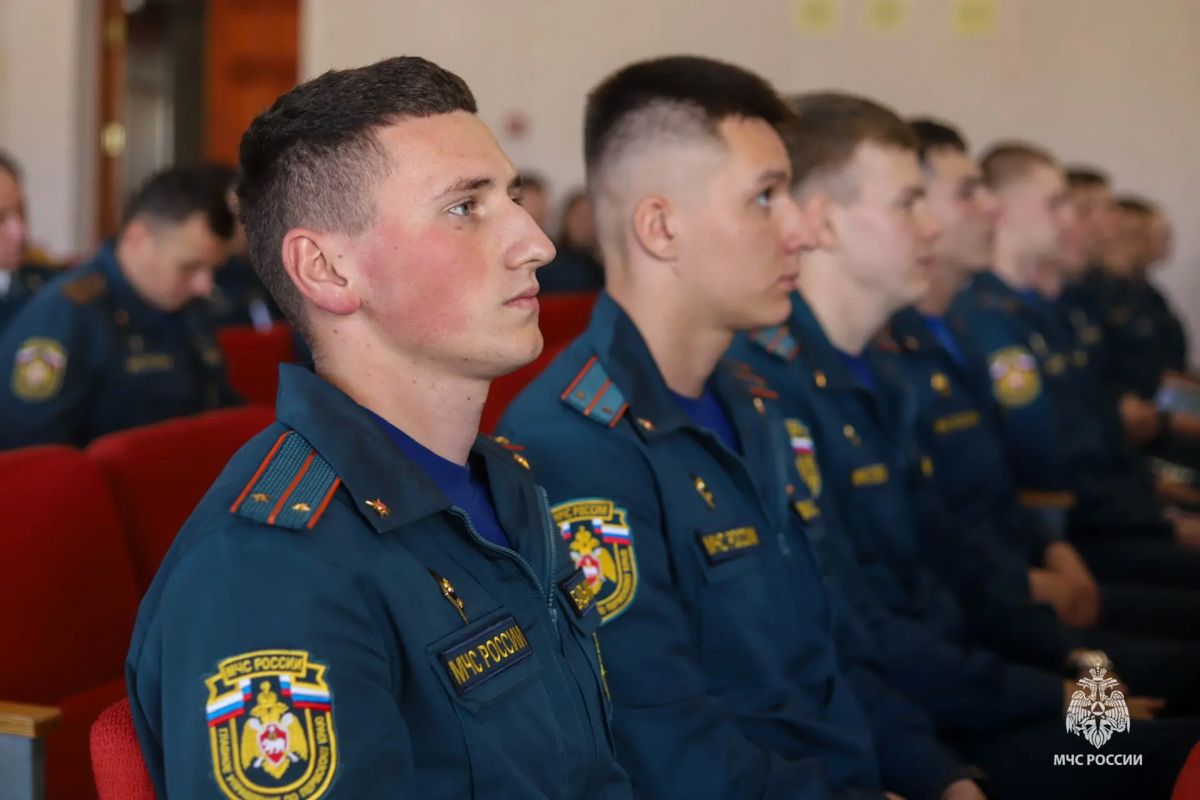 На службу в МЧС Пермского края прибыли офицеры На службу в МЧС Пермского края прибыли офицеры