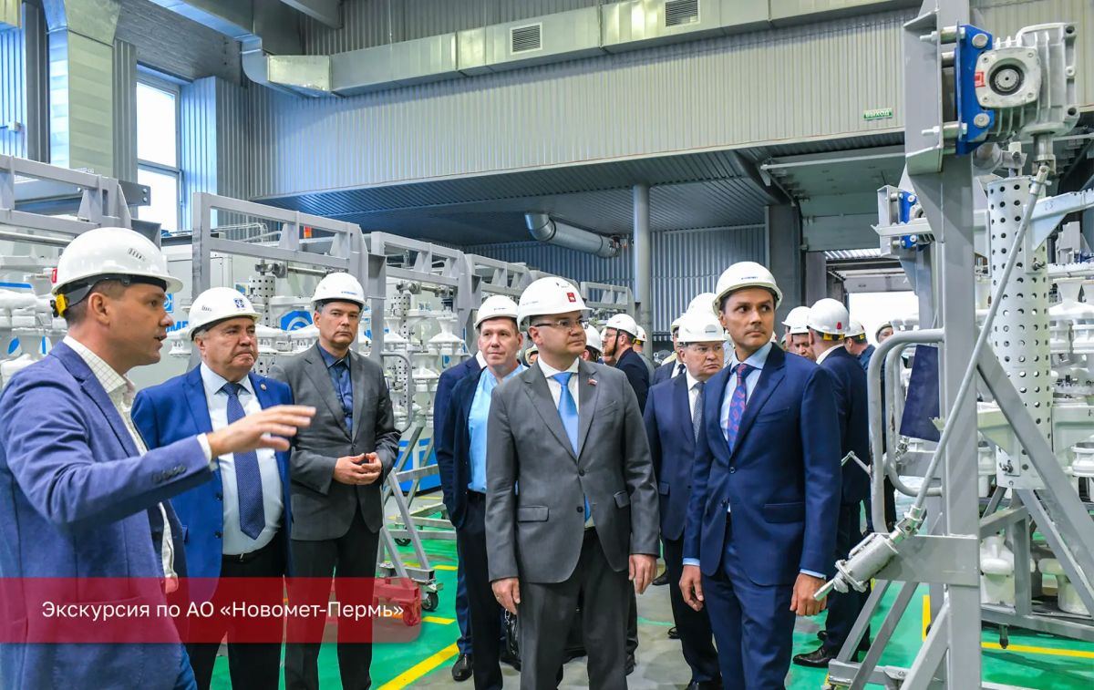 Эдуард Соснин: Традиционные Советы директоров предприятий в этот раз провели в Индустриальном и Ленинском районах Эдуард Соснин: Традиционные Советы директоров предприятий в этот раз провели в Индустриальном и Ленинском районах