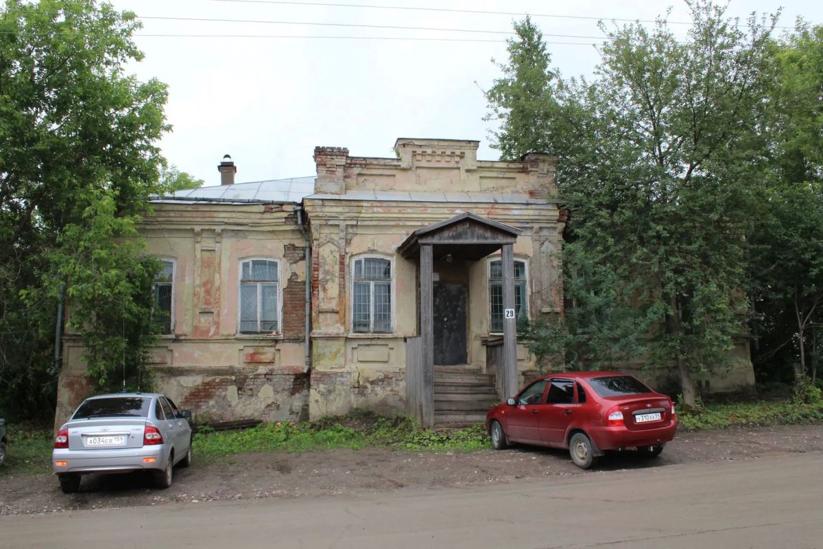 В Уинском на торги выставлено бывшее здание банка