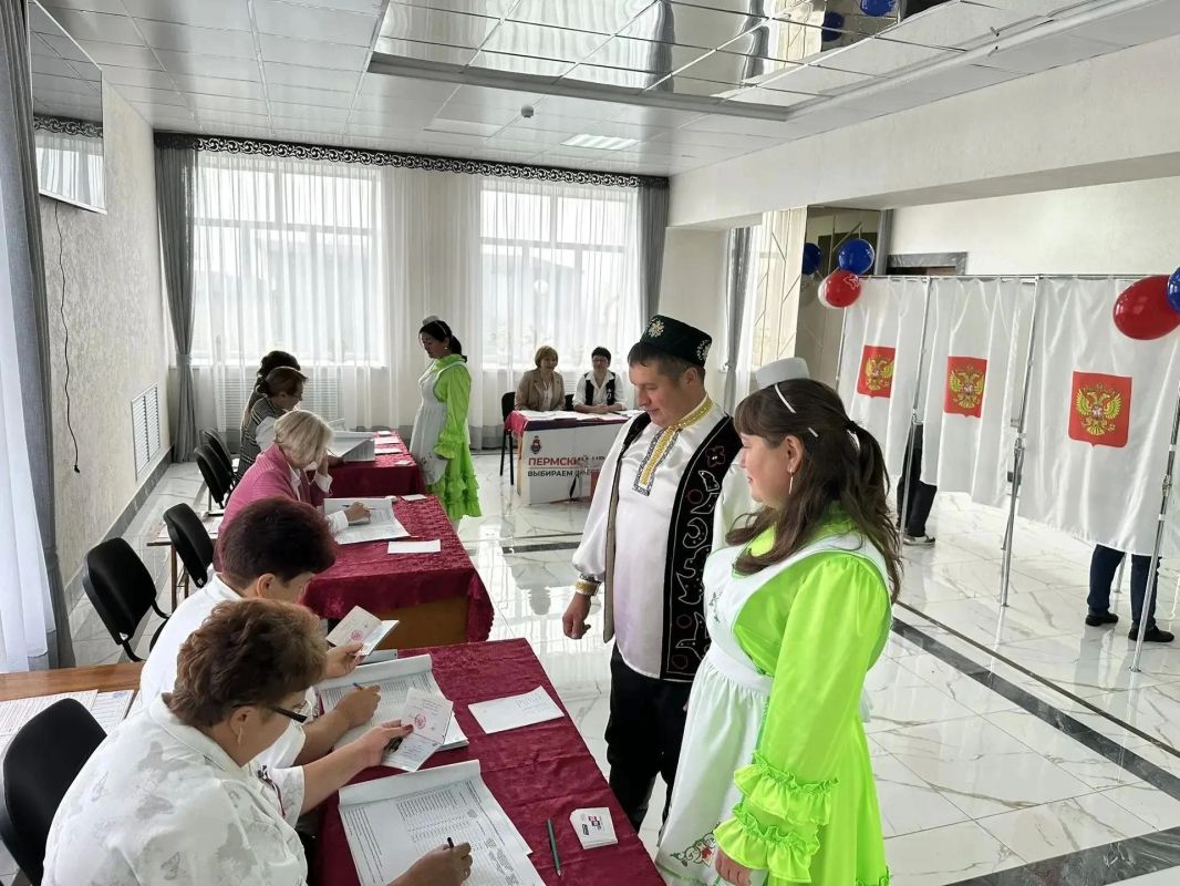 В Пермском крае проживает более 120 народов В Пермском крае проживает более 120 народов