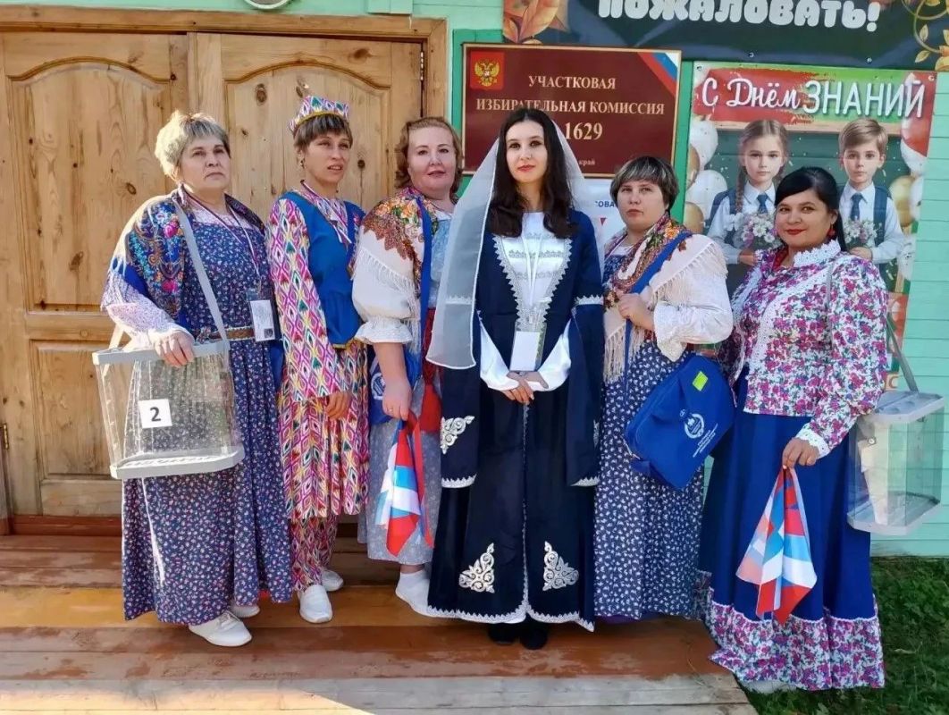 В Пермском крае проживает более 120 народов В Пермском крае проживает более 120 народов