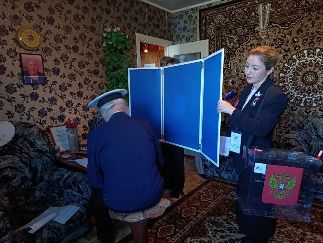 98-летний ветеран тыла Николай Казанков за всю свою жизнь участвовал во многих выборах 98-летний ветеран тыла Николай Казанков за всю свою жизнь участвовал во многих выборах