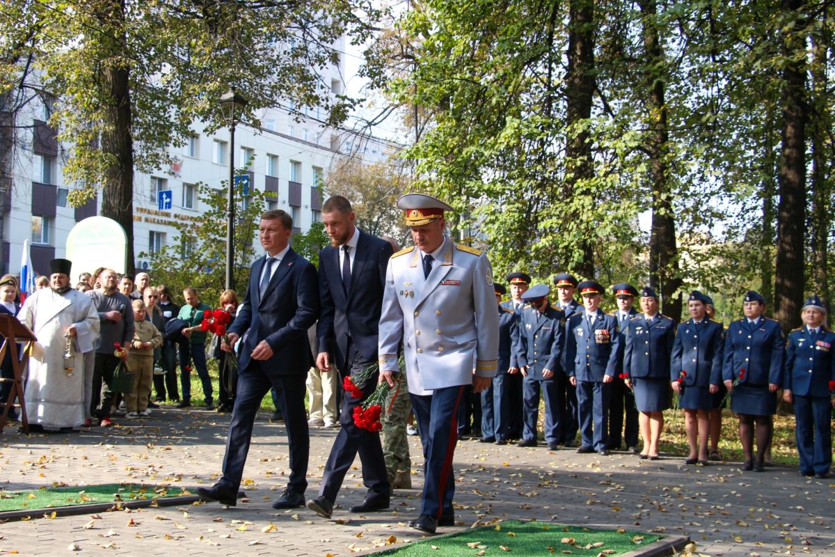 Верные долгу до конца: в Перми увековечили память сотрудников уголовно-исполнительной системы, погибших в ходе специальной военной операции Верные долгу до конца: в Перми увековечили память сотрудников уголовно-исполнительной системы, погибших в ходе специальной военной операции