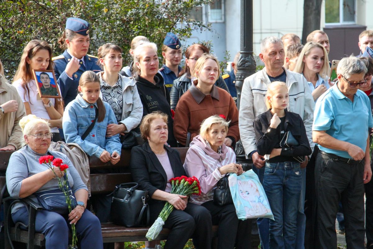 Верные долгу до конца: в Перми увековечили память сотрудников уголовно-исполнительной системы, погибших в ходе специальной военной операции Верные долгу до конца: в Перми увековечили память сотрудников уголовно-исполнительной системы, погибших в ходе специальной военной операции