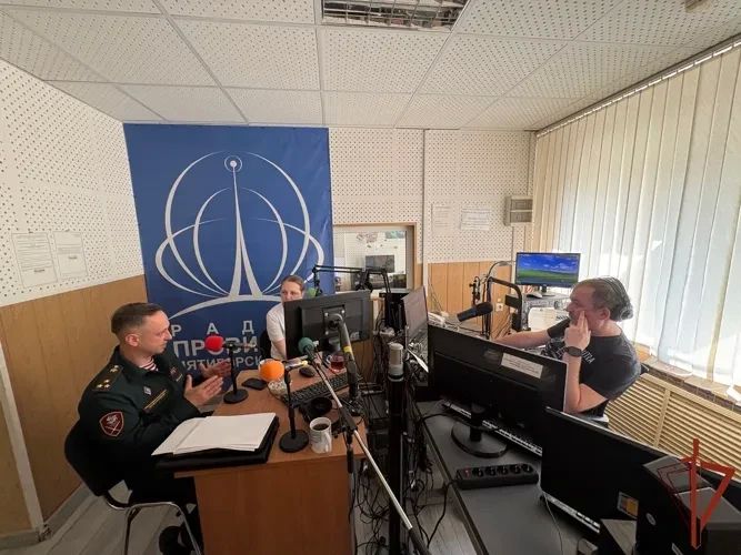 Помощник командующего Северо-Кавказским округом Росгвардии по работе с кадрами в радиоэфире рассказал о требованиях к кандидатам на службу и поступлении в ведомственные вузы Помощник командующего Северо-Кавказским округом Росгвардии по работе с кадрами в радиоэфире рассказал о требованиях к кандидатам на службу и поступлении в ведомственные вузы