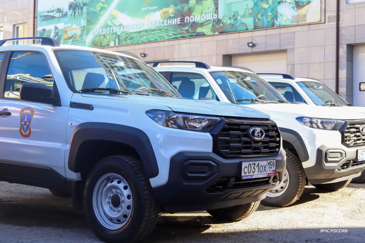 Новые пожарные автомобили поступили на вооружение подразделений МЧС Прикамья Новые пожарные автомобили поступили на вооружение подразделений МЧС Прикамья