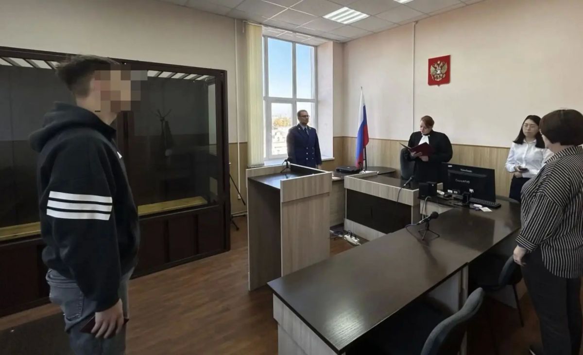 На основании доказательств, представленных прокурором, суд признал 23летнего жителя краевого центра виновным в неправомерном доступе к компьютерной информации и организации незаконной передачи абонентских номеров, назначил... На основании доказательств, представленных прокурором, суд признал 23летнего жителя краевого центра виновным в неправомерном доступе к компьютерной информации и организации незаконной передачи абонентских номеров, назначил...