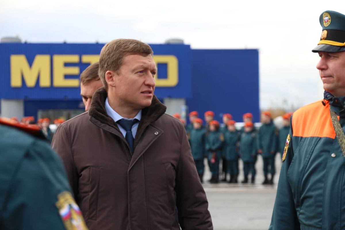 В Перми провели смотр сил и средств РСЧС В Перми провели смотр сил и средств РСЧС