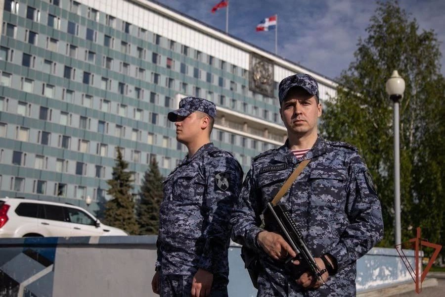 Полицейским из вневедомственной охраны будут доплачивать по 10 тыс