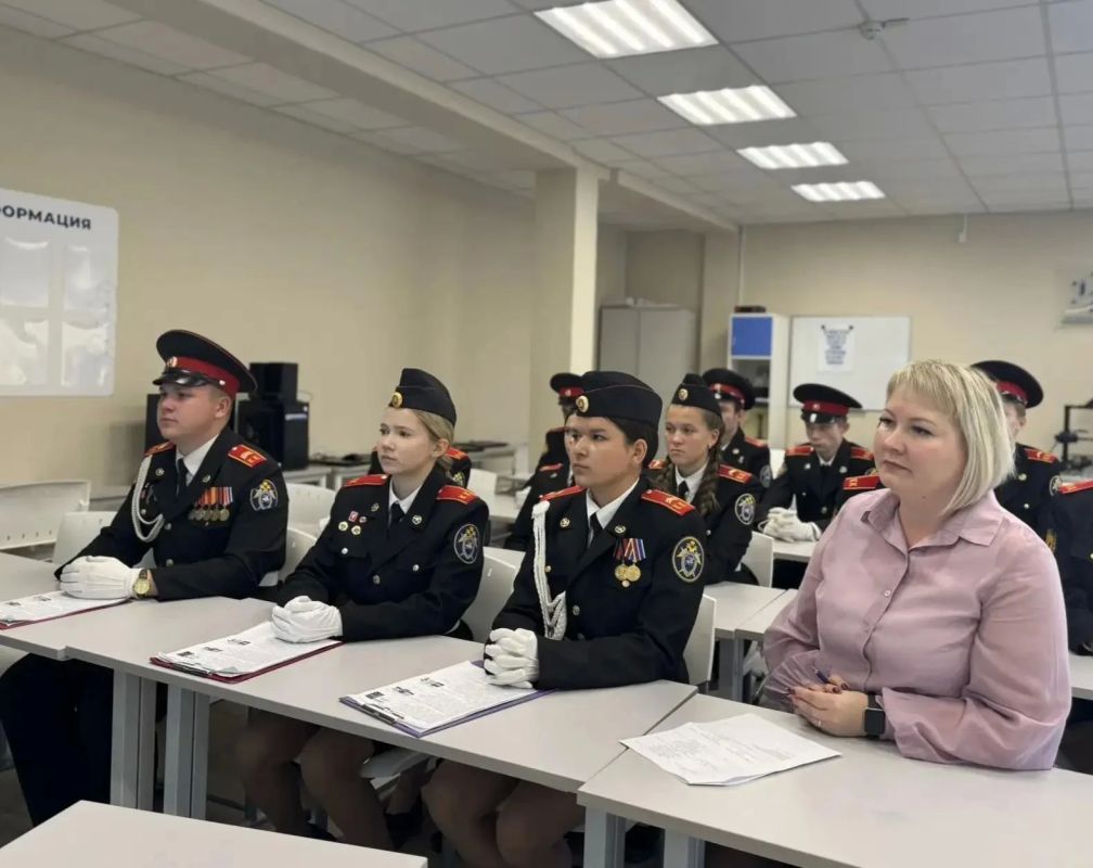 В рамках образовательного проекта Следственного комитета России «Патриоты Отечества» между кадетами профильных кадетских классов СК России из Пермского края, Запорожской, Рязанской и Ульяновской областей проведен телемост В рамках образовательного проекта Следственного комитета России «Патриоты Отечества» между кадетами профильных кадетских классов СК России из Пермского края, Запорожской, Рязанской и Ульяновской областей проведен телемост