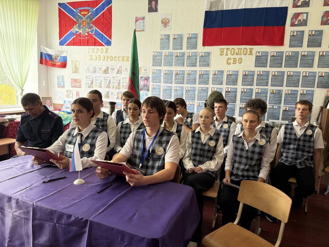 В рамках образовательного проекта Следственного комитета России «Патриоты Отечества» между кадетами профильных кадетских классов СК России из Пермского края, Запорожской, Рязанской и Ульяновской областей проведен телемост В рамках образовательного проекта Следственного комитета России «Патриоты Отечества» между кадетами профильных кадетских классов СК России из Пермского края, Запорожской, Рязанской и Ульяновской областей проведен телемост