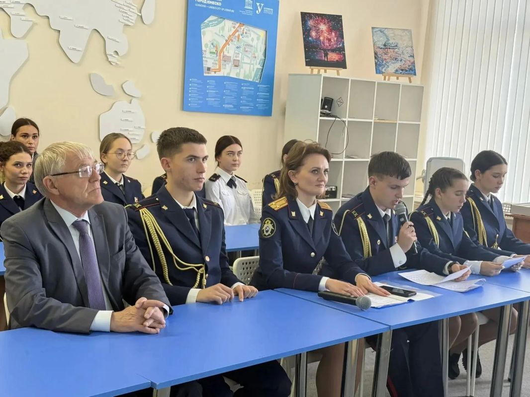 В рамках образовательного проекта Следственного комитета России «Патриоты Отечества» между кадетами профильных кадетских классов СК России из Пермского края, Запорожской, Рязанской и Ульяновской областей проведен телемост В рамках образовательного проекта Следственного комитета России «Патриоты Отечества» между кадетами профильных кадетских классов СК России из Пермского края, Запорожской, Рязанской и Ульяновской областей проведен телемост