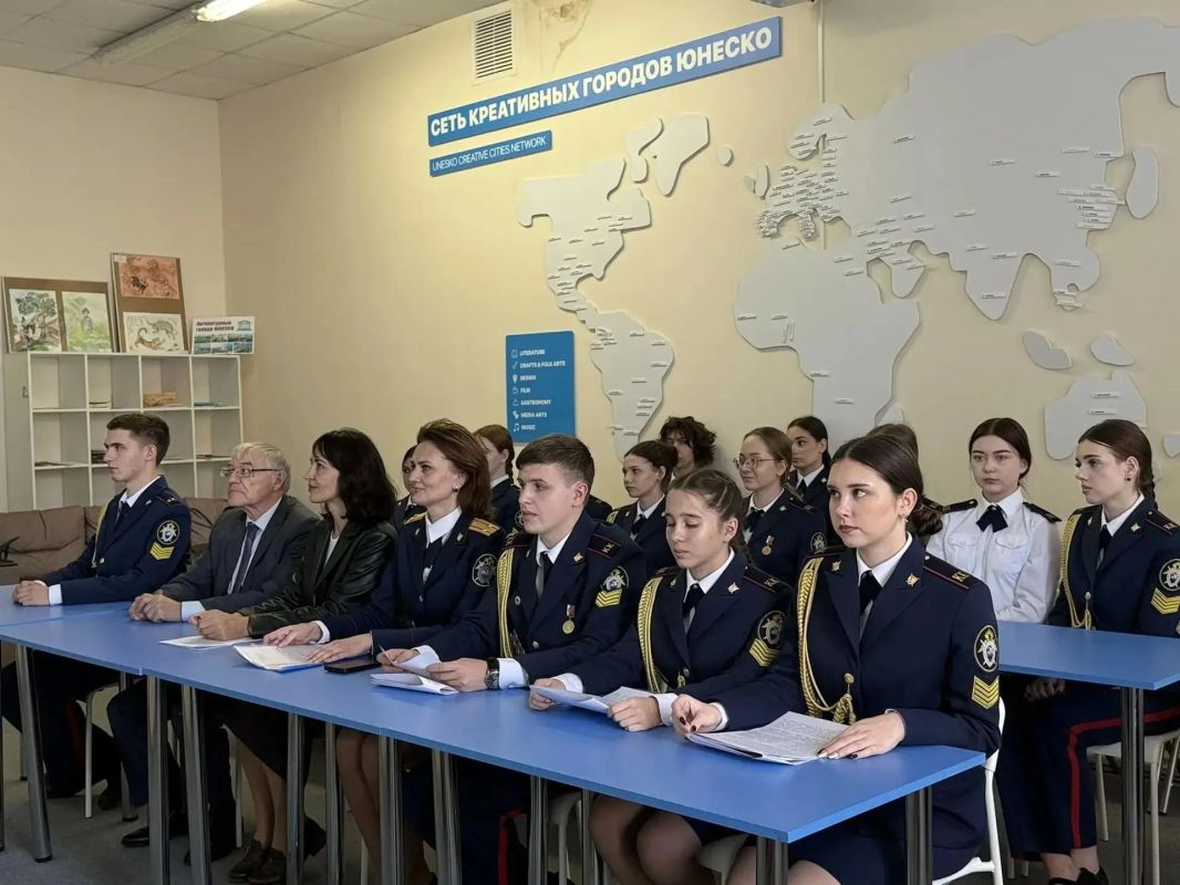 В рамках образовательного проекта Следственного комитета России «Патриоты Отечества» между кадетами профильных кадетских классов СК России из Пермского края, Запорожской, Рязанской и Ульяновской областей проведен телемост В рамках образовательного проекта Следственного комитета России «Патриоты Отечества» между кадетами профильных кадетских классов СК России из Пермского края, Запорожской, Рязанской и Ульяновской областей проведен телемост