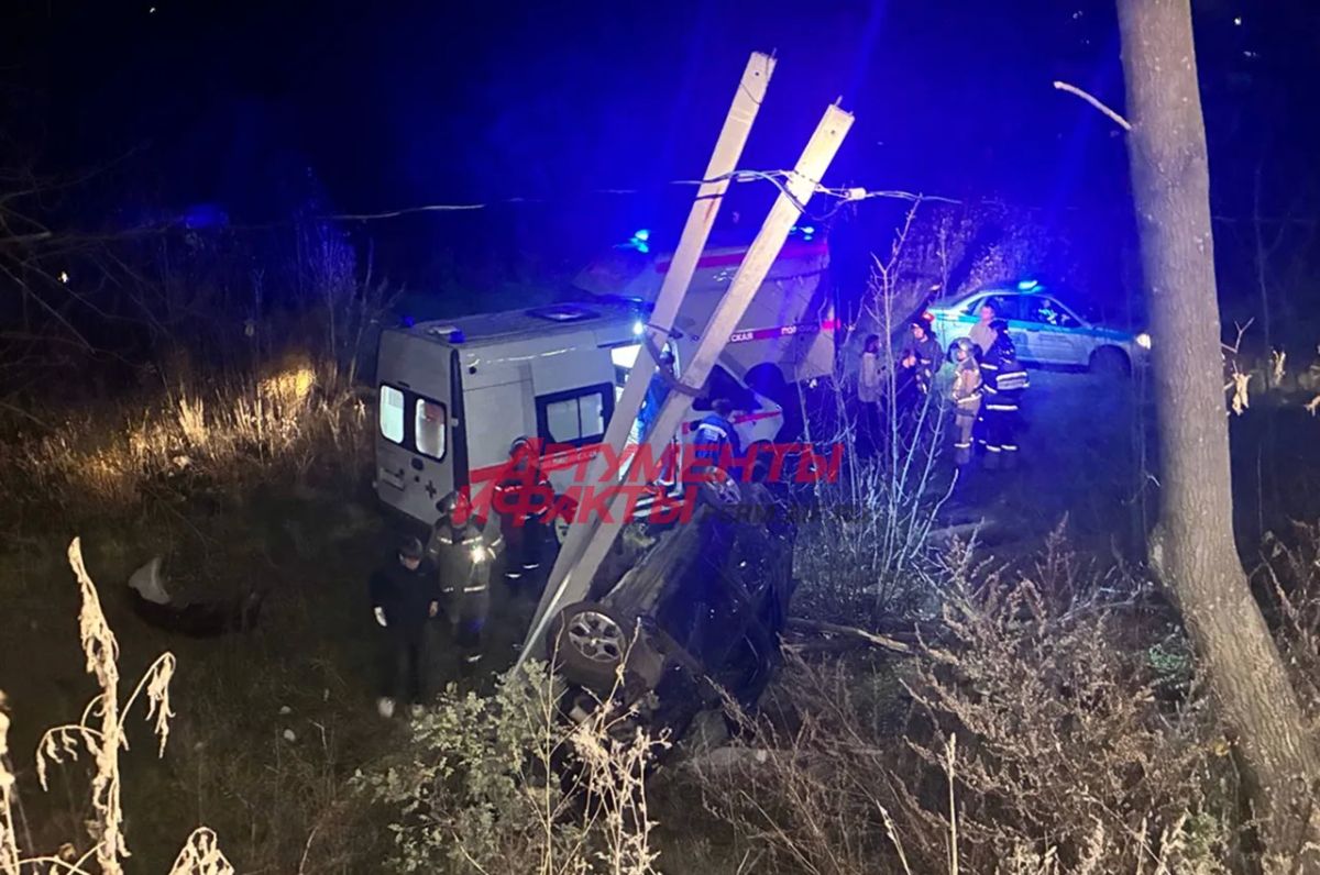 В Перми автомобиль улетел в кювет напротив Елизаветинской больницы