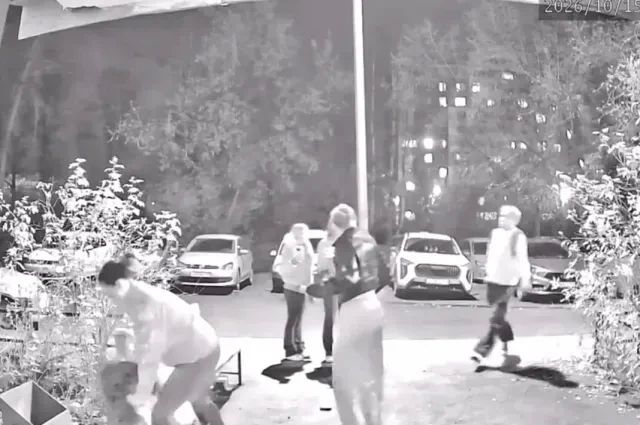 «За кривой базар». В Перми девушку залили перцовкой и безжалостно избили «За кривой базар». В Перми девушку залили перцовкой и безжалостно избили