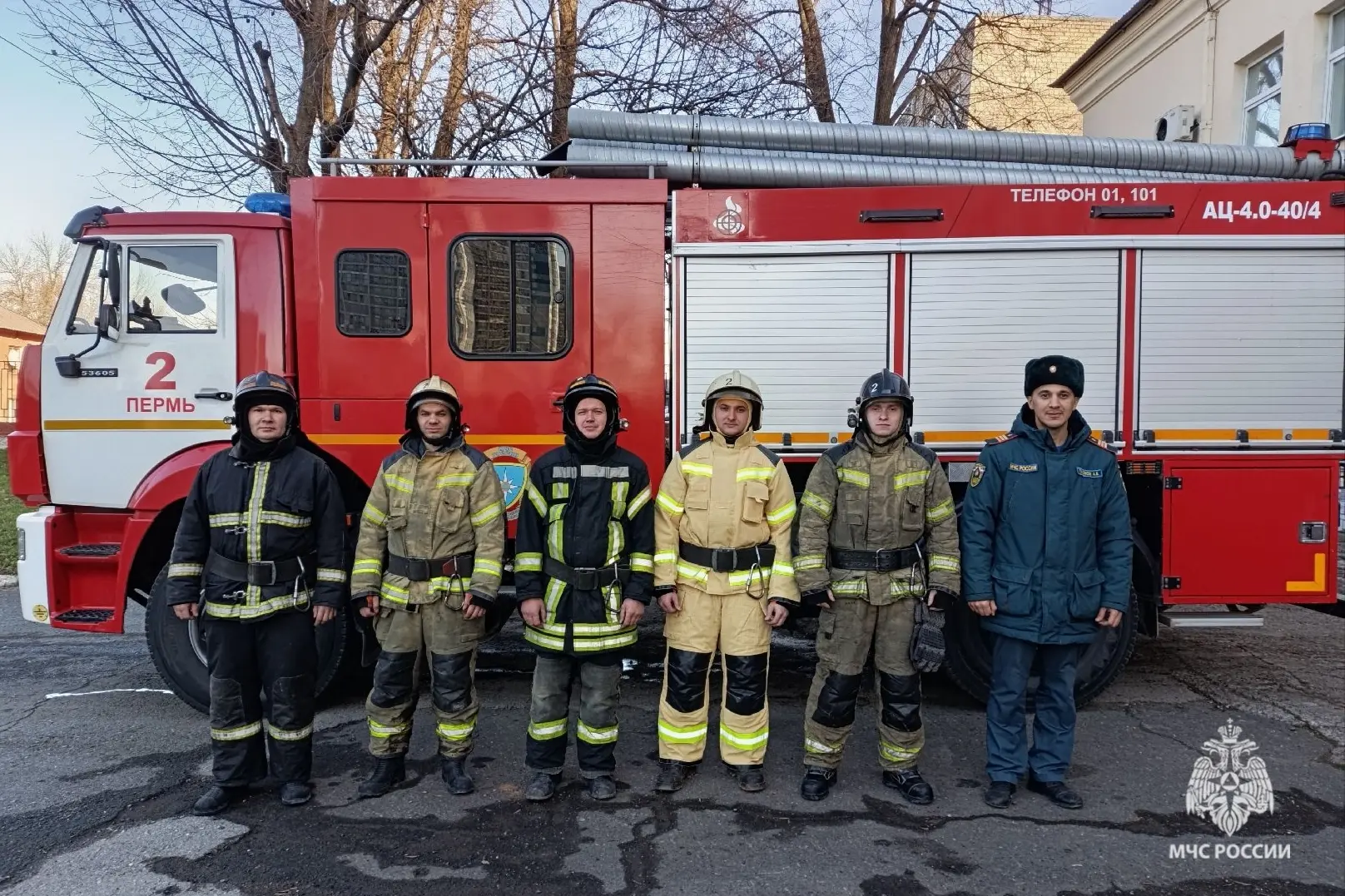 Огнеборцы МЧС Прикамья спасли 2 человек на пожаре