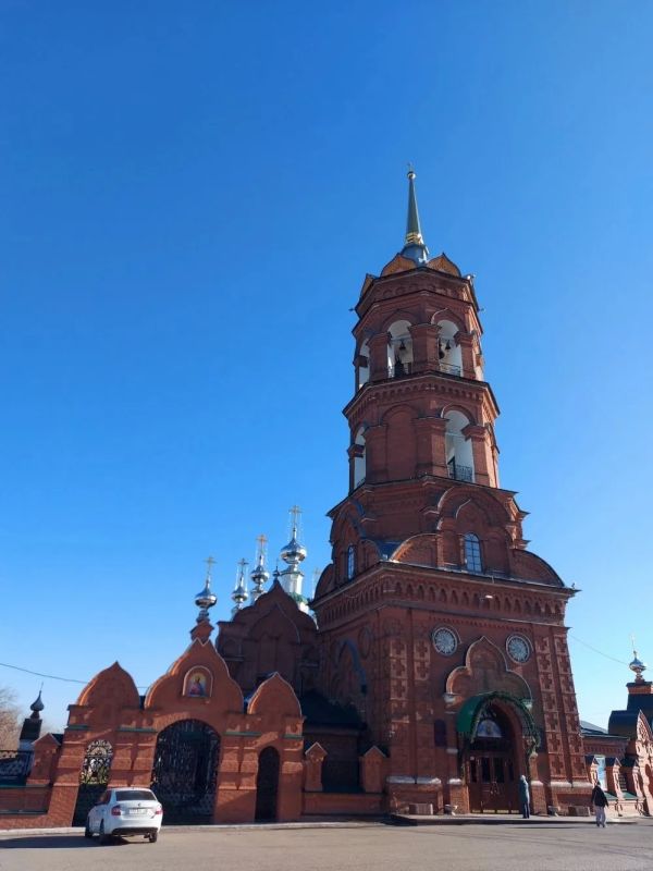 Колокольня над Сылвой. Чем интересна Тихвинская церковь в Кунгуре Колокольня над Сылвой. Чем интересна Тихвинская церковь в Кунгуре