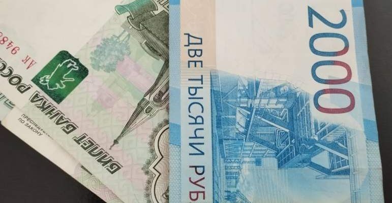 Как родителям поддержать своих школьников в 2025 году: выплаты и советы