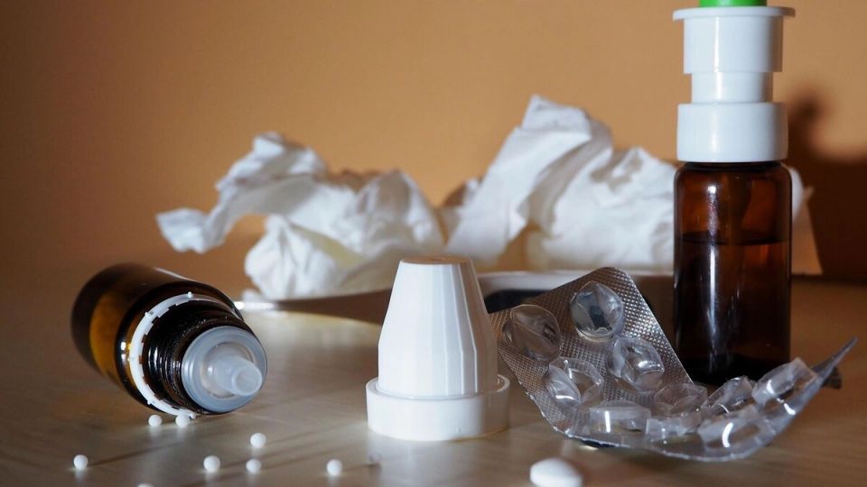 Госдума снова бьет тревогу: самолечение россиян стало актуальной проблемой