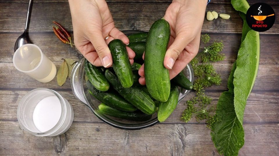 Как засолить огурцы на зиму: секреты идеального вкуса и хруста