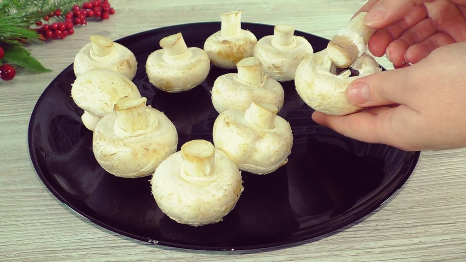 Нежные шампиньоны в духовке: просто и вкусно